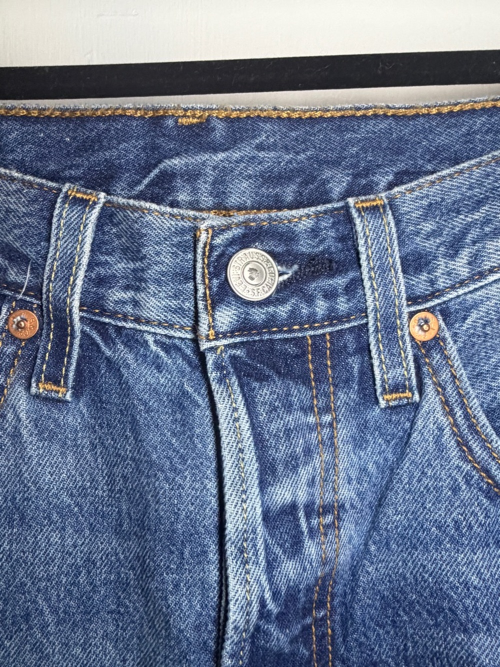 Levi’s 501® ORIGINAL SELVEDGE WOMEN'S JEANS 26x32 - Picture 3 of 10